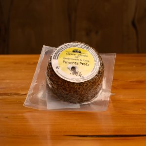 queijo-curado-de-cabra-pimenta-preta-250g